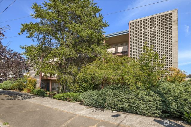 5920 24th Avenue NW, Seattle, WA 98107