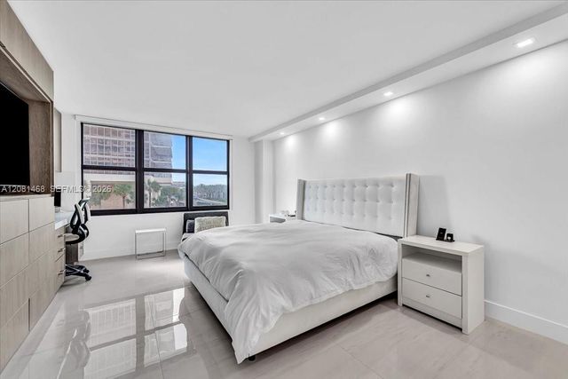 9801 Collins Avenue 5U, Bal Harbour, FL 33154