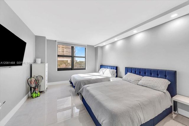 9801 Collins Avenue 5U, Bal Harbour, FL 33154