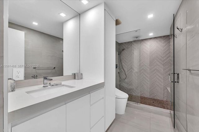 9801 Collins Avenue 5U, Bal Harbour, FL 33154