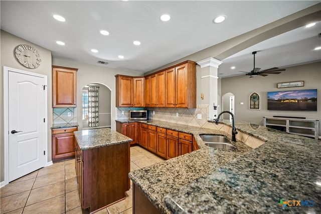 1121 Cypress Cove Road, Spring Branch, TX 78070