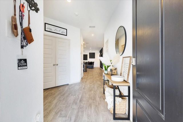 9714 Wall Street, Texas City, TX 77591