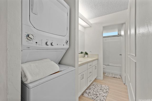 98-500 Koauka Loop 2H, Aiea, HI 96701