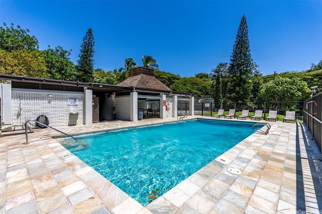 98-500 Koauka Loop 2H, Aiea, HI 96701