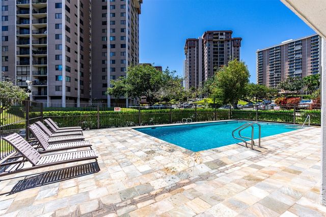 98-500 Koauka Loop 2H, Aiea, HI 96701