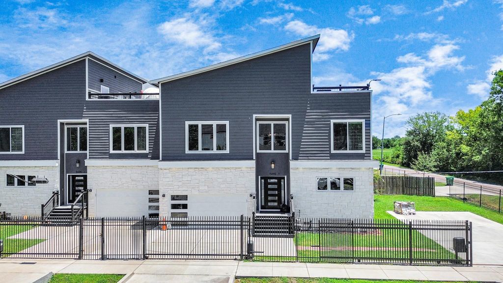 9495 Jutland Road, Houston, TX 77033