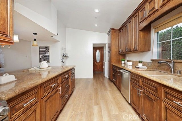 7333 Via Rio Nido, Downey, CA 90241