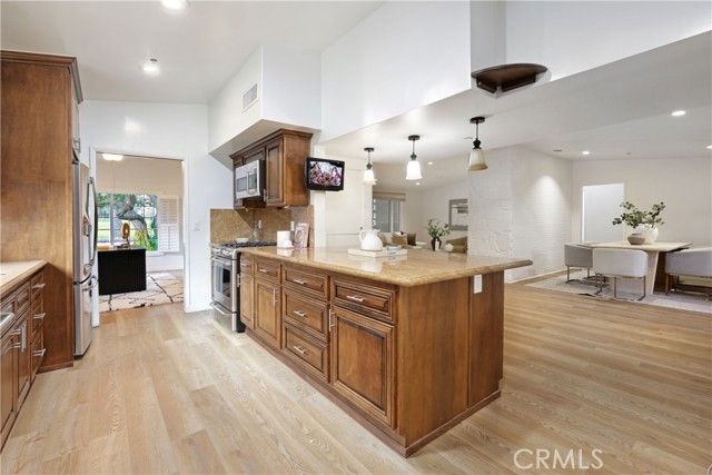 7333 Via Rio Nido, Downey, CA 90241