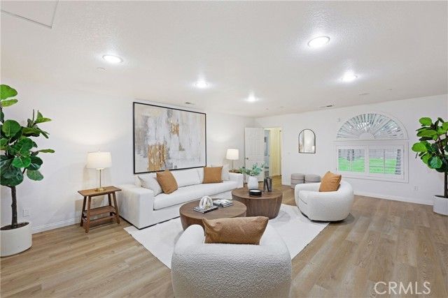 7333 Via Rio Nido, Downey, CA 90241