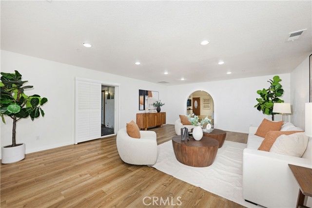 7333 Via Rio Nido, Downey, CA 90241