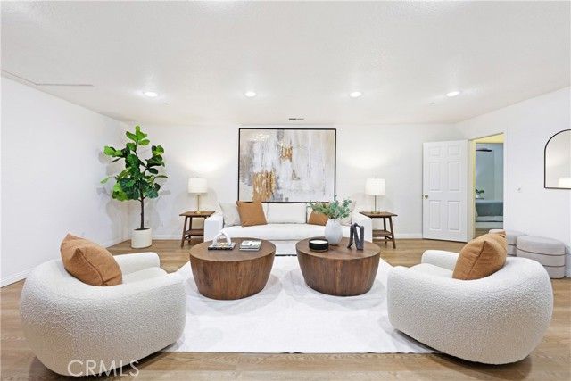 7333 Via Rio Nido, Downey, CA 90241