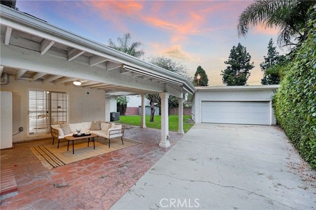 7333 Via Rio Nido, Downey, CA 90241