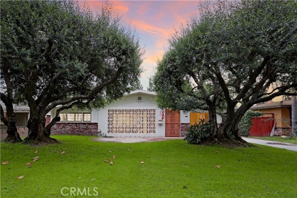 7333 Via Rio Nido, Downey, CA 90241