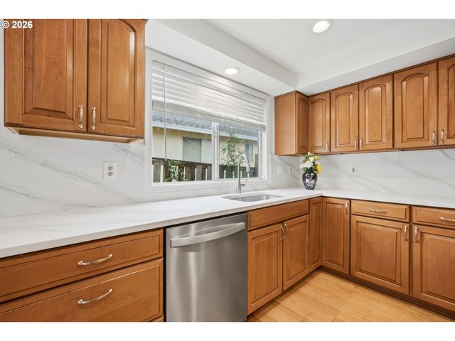 13841 Se HAMPSHIRE Ct, Happy Valley, OR 97086