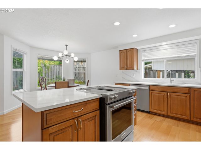 13841 Se HAMPSHIRE Ct, Happy Valley, OR 97086