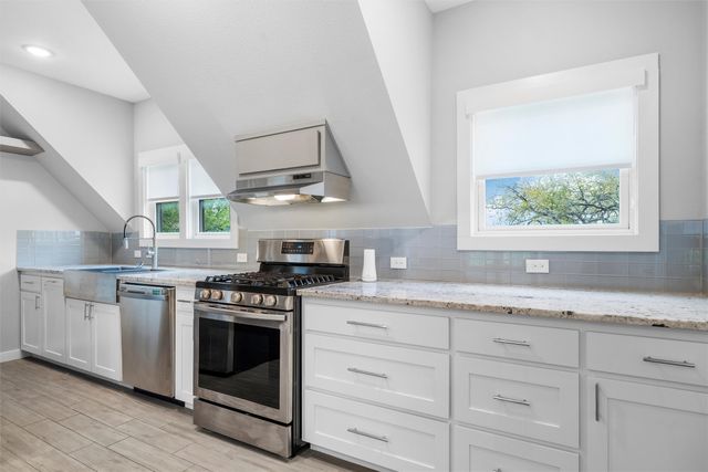 801 W Morphy Street, Fort Worth, TX 76104