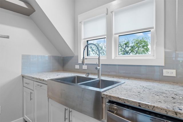 801 W Morphy Street, Fort Worth, TX 76104