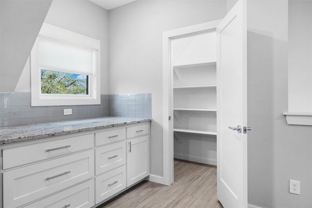 801 W Morphy Street, Fort Worth, TX 76104