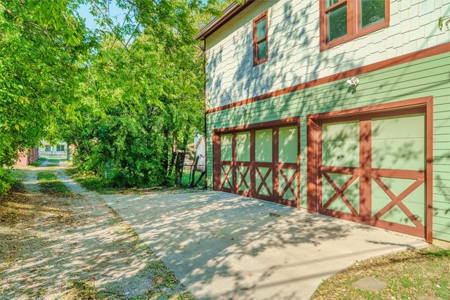 801 W Morphy Street, Fort Worth, TX 76104