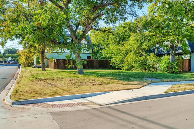 801 W Morphy Street, Fort Worth, TX 76104