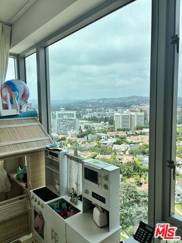 10727 Wilshire Boulevard 2002, Los Angeles, CA 90024