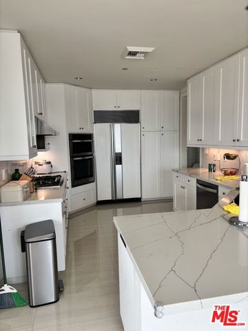 10727 Wilshire Boulevard 2002, Los Angeles, CA 90024