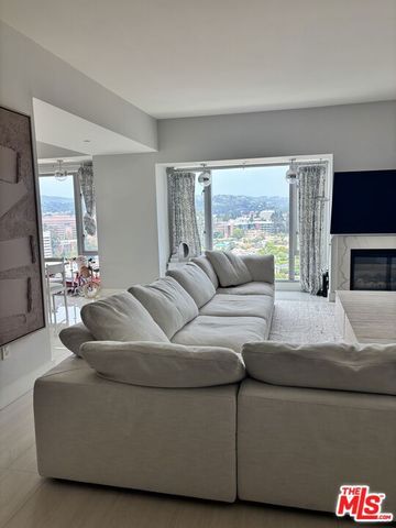10727 Wilshire Boulevard 2002, Los Angeles, CA 90024
