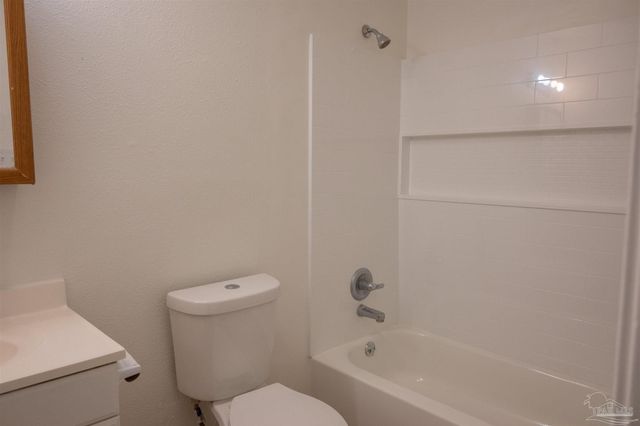 7092 Apple St, Pensacola, FL 32503