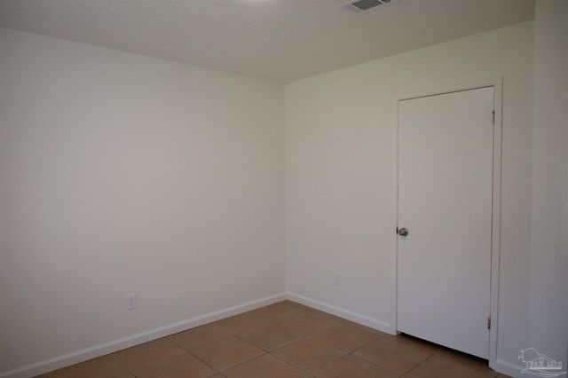 7092 Apple St, Pensacola, FL 32503