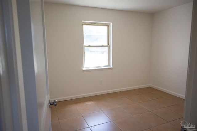 7092 Apple St, Pensacola, FL 32503