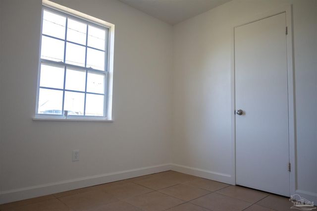 7092 Apple St, Pensacola, FL 32503