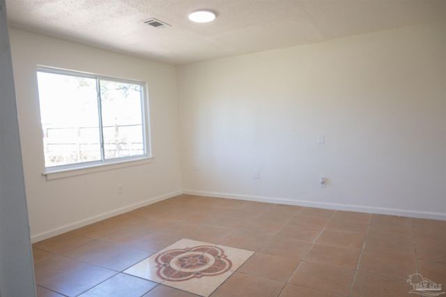 7092 Apple St, Pensacola, FL 32503