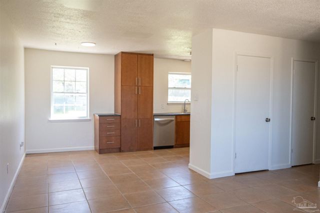 7092 Apple St, Pensacola, FL 32503