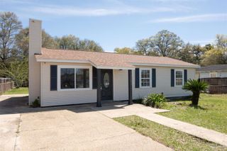 7092 Apple St, Pensacola, FL 32503