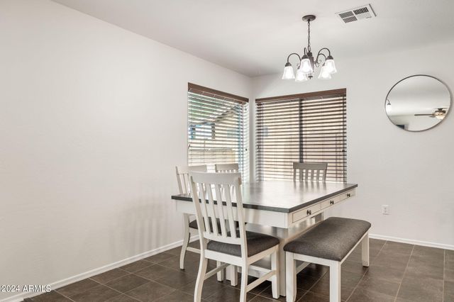 7515 E Laguna Azul Avenue, Mesa, AZ 85209