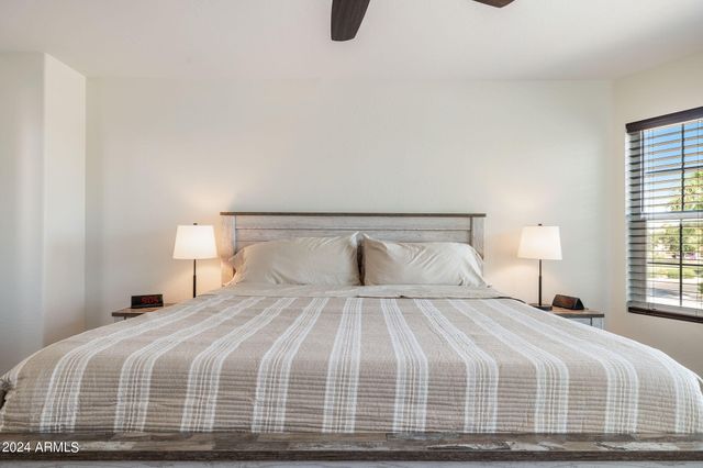 7515 E Laguna Azul Avenue, Mesa, AZ 85209