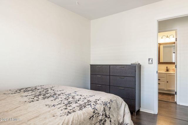7515 E Laguna Azul Avenue, Mesa, AZ 85209