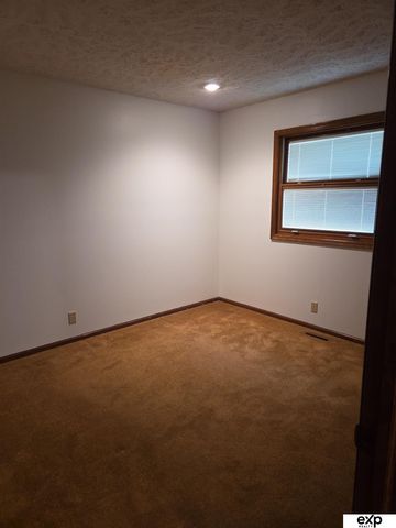 804 E Cary Street, Papillion, NE 68046