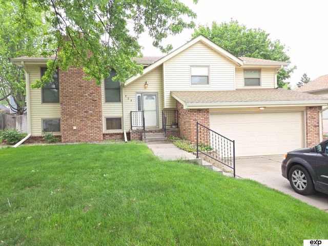 804 E Cary Street, Papillion, NE 68046