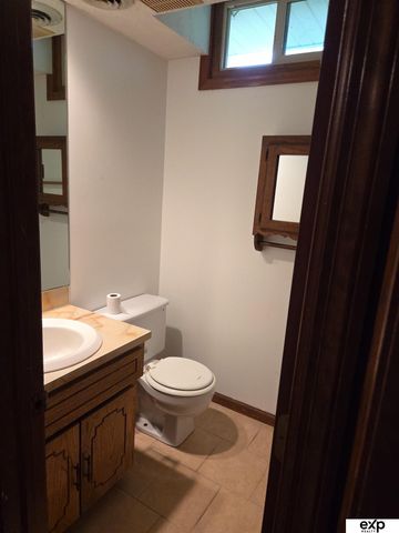 804 E Cary Street, Papillion, NE 68046