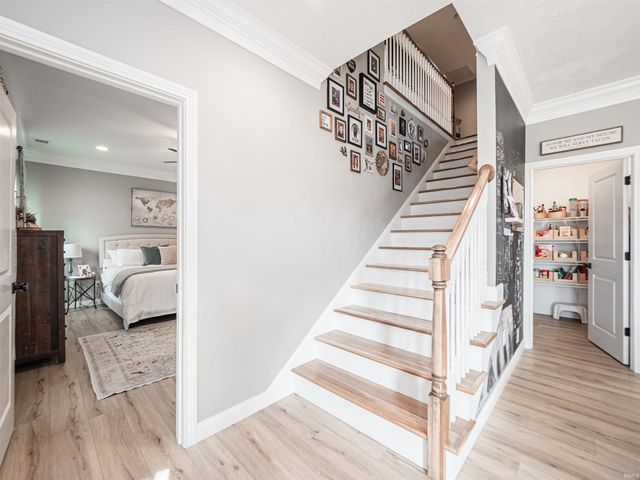 4923 Lincoln Pointe Drive, Newburgh, IN 47630