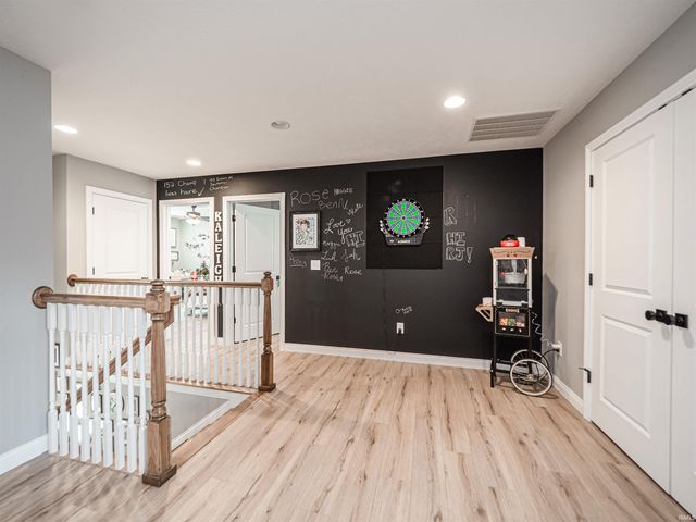 4923 Lincoln Pointe Drive, Newburgh, IN 47630