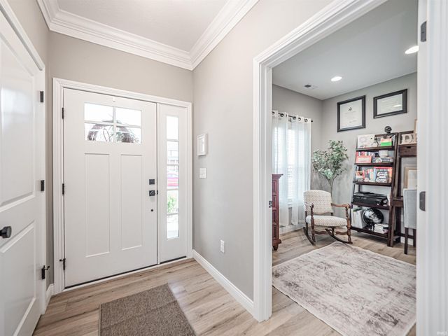 4923 Lincoln Pointe Drive, Newburgh, IN 47630