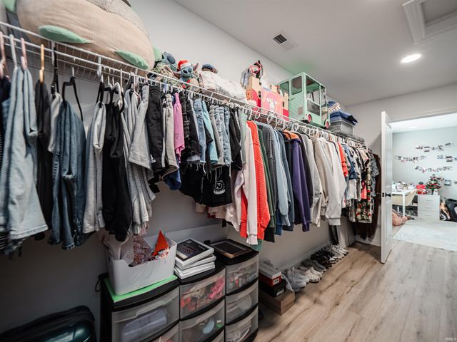 4923 Lincoln Pointe Drive, Newburgh, IN 47630