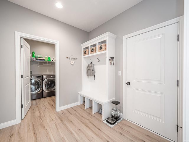 4923 Lincoln Pointe Drive, Newburgh, IN 47630