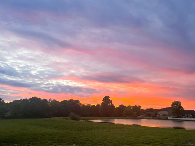 4923 Lincoln Pointe Drive, Newburgh, IN 47630