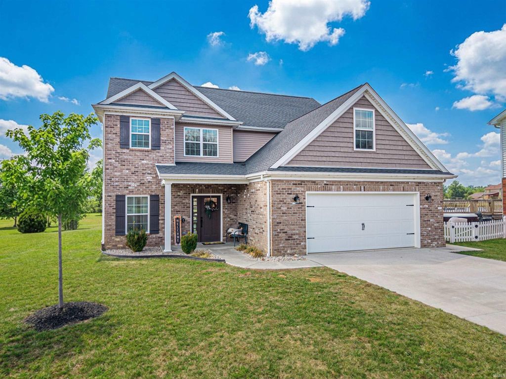 4923 Lincoln Pointe Drive, Newburgh, IN 47630