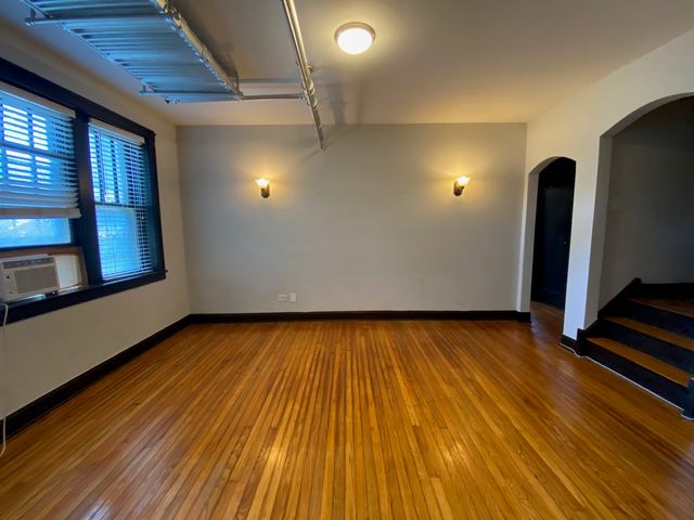 5542 W Leland Avenue G, Chicago, IL 60630