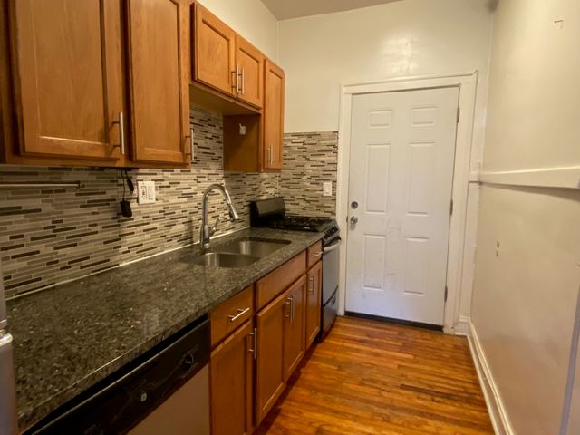 5542 W Leland Avenue G, Chicago, IL 60630