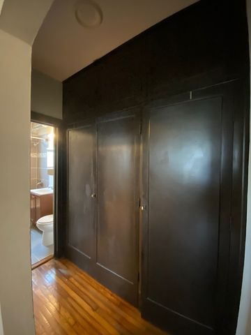 5542 W Leland Avenue G, Chicago, IL 60630